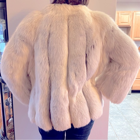 Custom Genuine Vintage Arctic Fox Fur Coat - Excellent Condition, Well Cared For - Picture 4 of 13